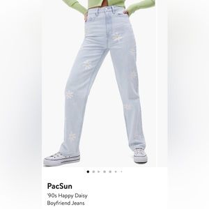 PacSun '90s Happy Daisy Boyfriend Jeans